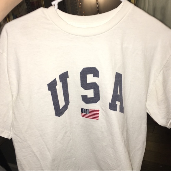 BRANDY MELVILLE USA T❣️🦋 - Picture 1 of 2